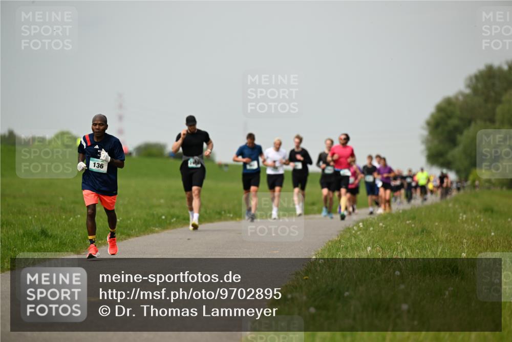 10.05.2026 - 8. Wedeler Halbmarathon Dr. Thomas Lammeyer http://msf.ph/oto/9702895 10.05.2026 11:49:19 Laufen 136 meine-sportfotos.de
