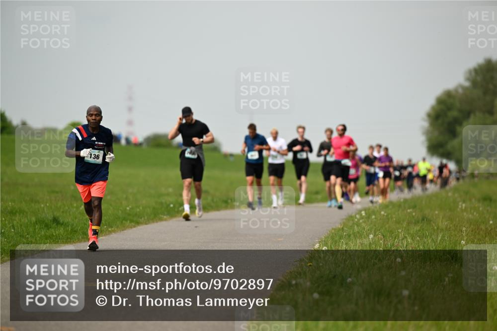 10.05.2026 - 8. Wedeler Halbmarathon Dr. Thomas Lammeyer http://msf.ph/oto/9702897 10.05.2026 11:49:20 Laufen 136 meine-sportfotos.de
