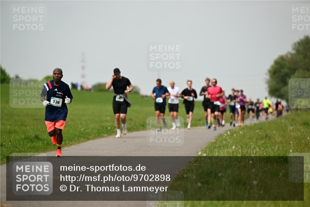 10.05.2026 - 8. Wedeler Halbmarathon Dr. Thomas Lammeyer http://msf.ph/oto/9702898 10.05.2026 11:49:20 Laufen 136 meine-sportfotos.de