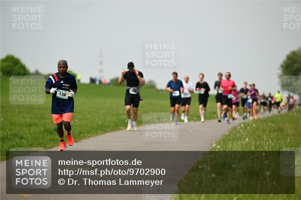 10.05.2026 - 8. Wedeler Halbmarathon Dr. Thomas Lammeyer http://msf.ph/oto/9702900 10.05.2026 11:49:20 Laufen 136 meine-sportfotos.de