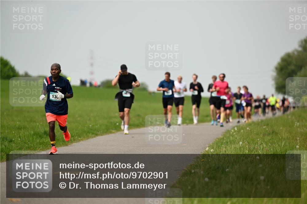 10.05.2026 - 8. Wedeler Halbmarathon Dr. Thomas Lammeyer http://msf.ph/oto/9702901 10.05.2026 11:49:20 Laufen  meine-sportfotos.de