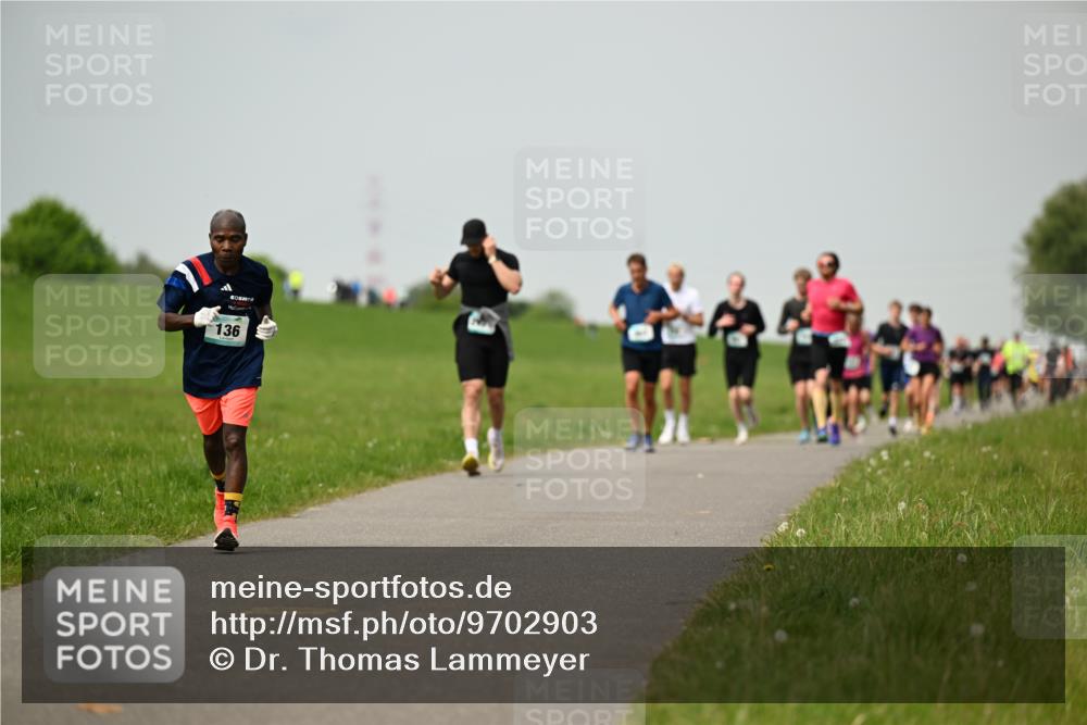 10.05.2026 - 8. Wedeler Halbmarathon Dr. Thomas Lammeyer http://msf.ph/oto/9702903 10.05.2026 11:49:20 Laufen 136 meine-sportfotos.de