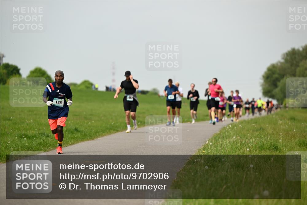 10.05.2026 - 8. Wedeler Halbmarathon Dr. Thomas Lammeyer http://msf.ph/oto/9702906 10.05.2026 11:49:21 Laufen 136 meine-sportfotos.de