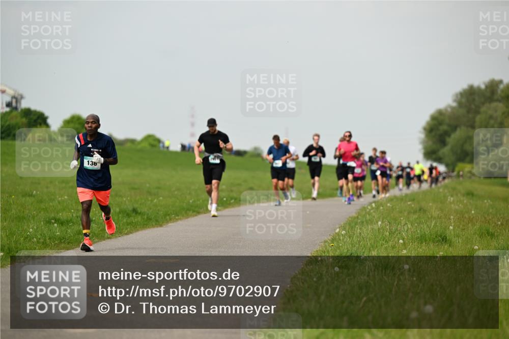 10.05.2026 - 8. Wedeler Halbmarathon Dr. Thomas Lammeyer http://msf.ph/oto/9702907 10.05.2026 11:49:22 Laufen 136 meine-sportfotos.de