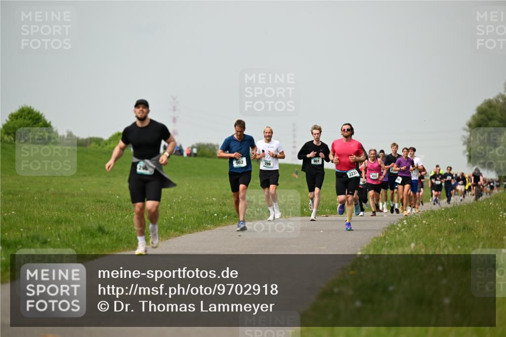 10.05.2026 - 8. Wedeler Halbmarathon Dr. Thomas Lammeyer http://msf.ph/oto/9702918 10.05.2026 11:49:24 Laufen  meine-sportfotos.de
