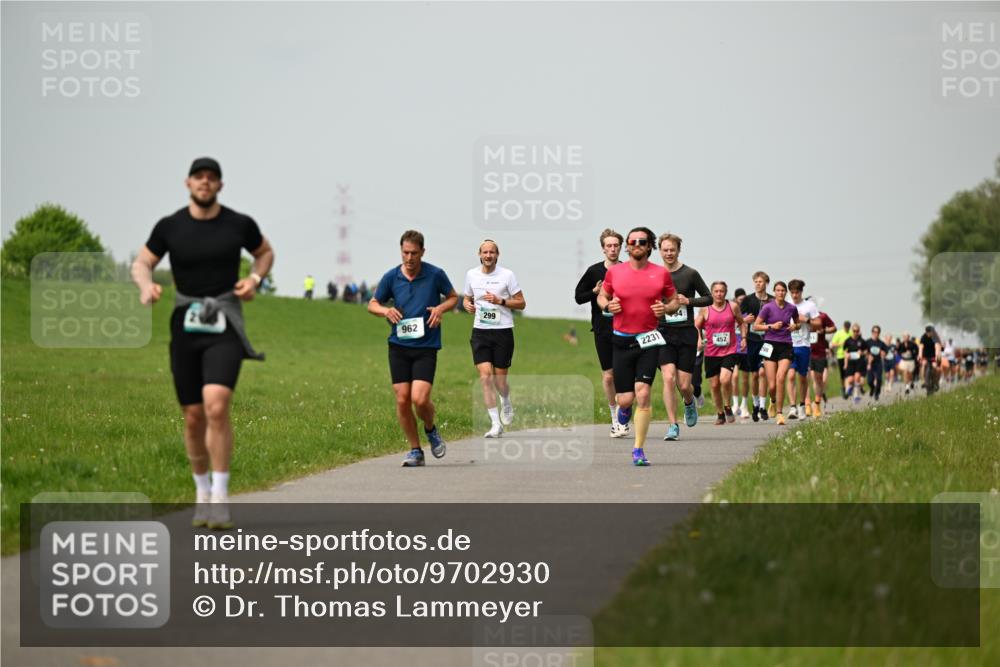 10.05.2026 - 8. Wedeler Halbmarathon Dr. Thomas Lammeyer http://msf.ph/oto/9702930 10.05.2026 11:49:26 Laufen 962, 299, 2231, 452 meine-sportfotos.de