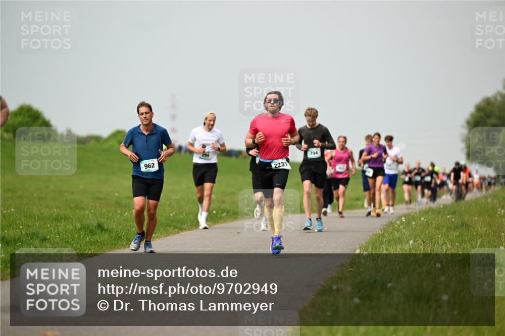 10.05.2026 - 8. Wedeler Halbmarathon Dr. Thomas Lammeyer http://msf.ph/oto/9702949 10.05.2026 11:49:28 Laufen 962, 2231, 794 meine-sportfotos.de