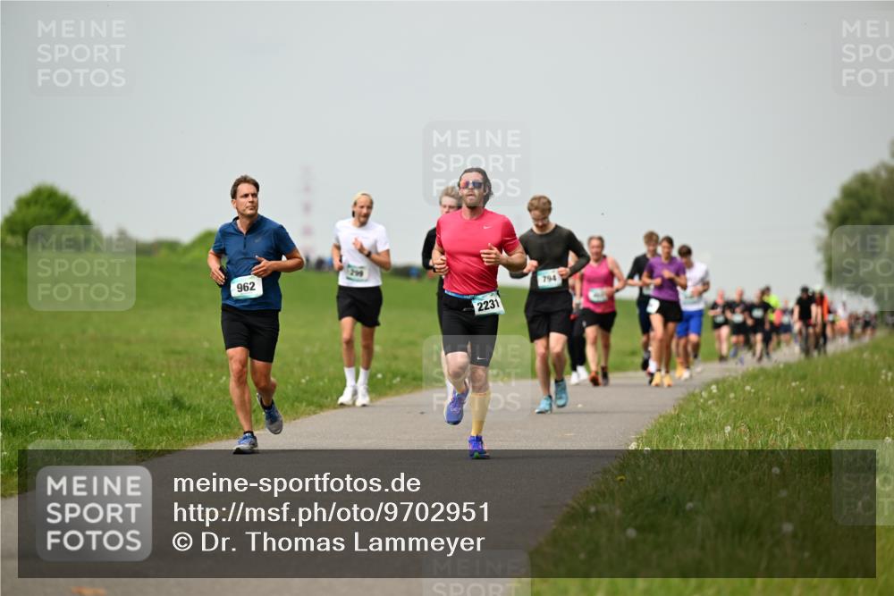 10.05.2026 - 8. Wedeler Halbmarathon Dr. Thomas Lammeyer http://msf.ph/oto/9702951 10.05.2026 11:49:29 Laufen 962, 2231, 794 meine-sportfotos.de