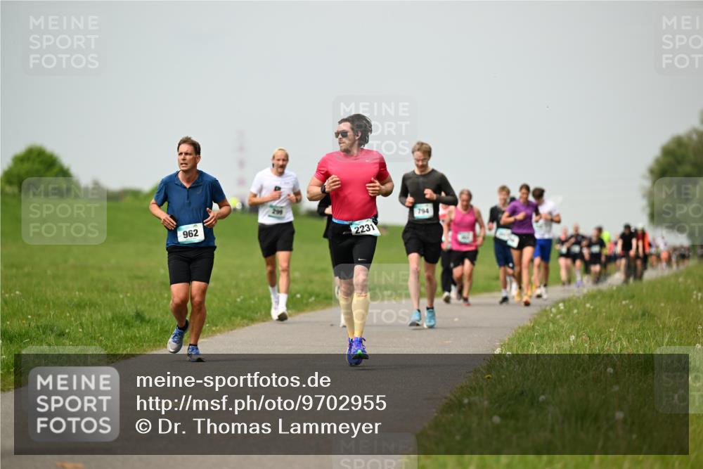 10.05.2026 - 8. Wedeler Halbmarathon Dr. Thomas Lammeyer http://msf.ph/oto/9702955 10.05.2026 11:49:29 Laufen 962, 2231, 794 meine-sportfotos.de