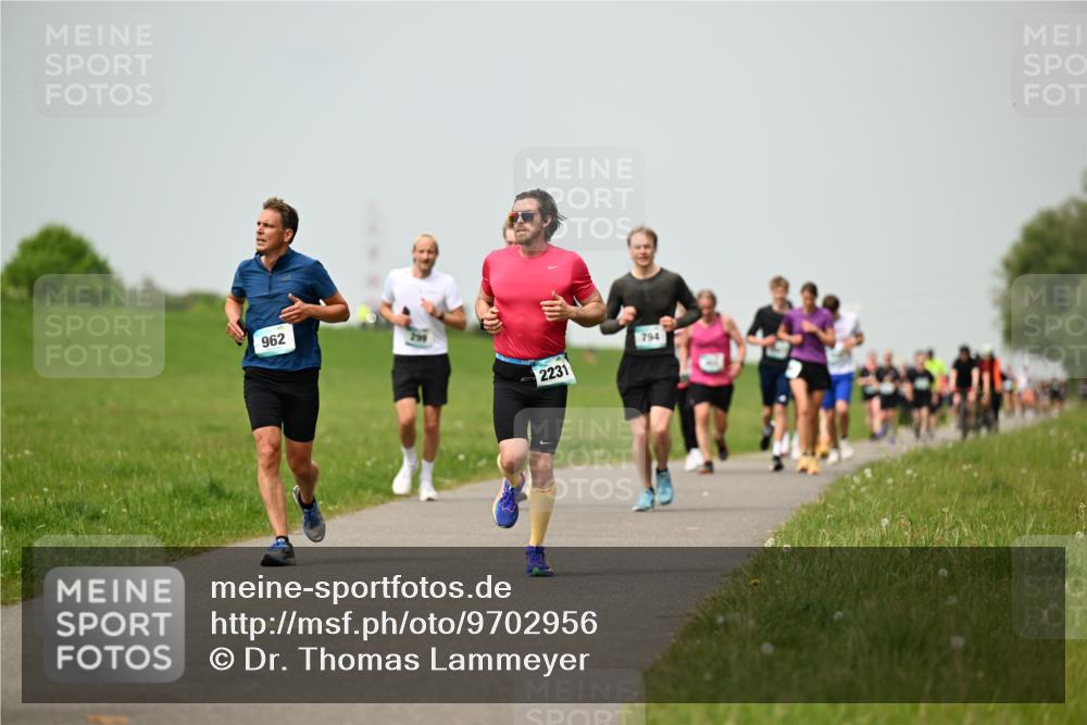 10.05.2026 - 8. Wedeler Halbmarathon Dr. Thomas Lammeyer http://msf.ph/oto/9702956 10.05.2026 11:49:29 Laufen 962, 2231, 794 meine-sportfotos.de