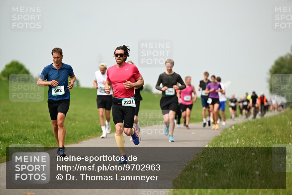 10.05.2026 - 8. Wedeler Halbmarathon Dr. Thomas Lammeyer http://msf.ph/oto/9702963 10.05.2026 11:49:30 Laufen 962, 2231, 754 meine-sportfotos.de