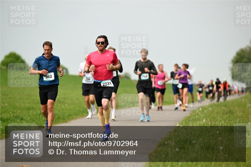 10.05.2026 - 8. Wedeler Halbmarathon Dr. Thomas Lammeyer http://msf.ph/oto/9702964 10.05.2026 11:49:31 Laufen 962, 2231 meine-sportfotos.de