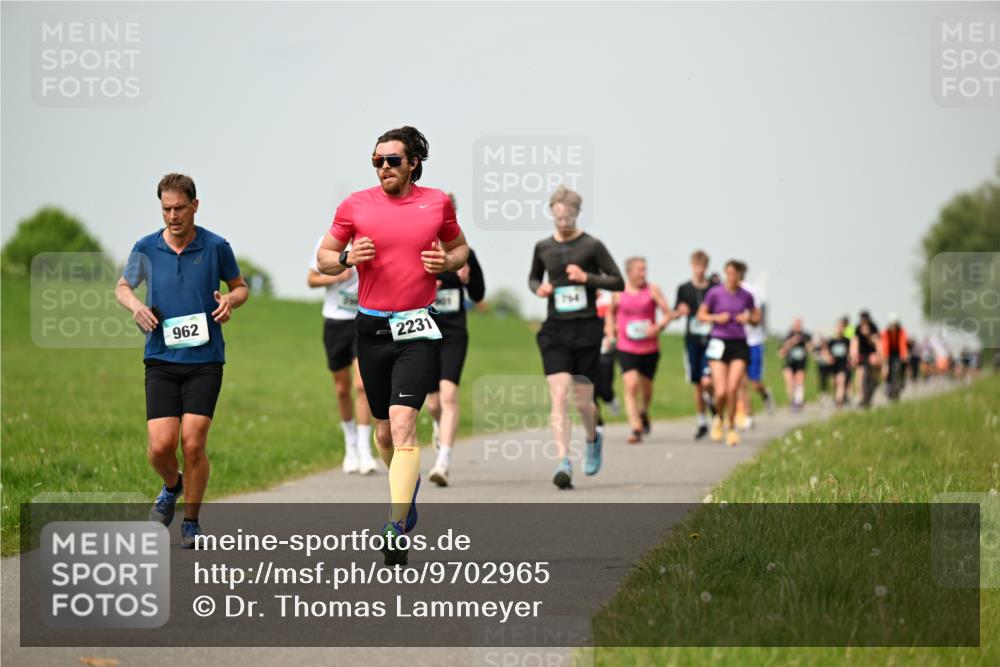 10.05.2026 - 8. Wedeler Halbmarathon Dr. Thomas Lammeyer http://msf.ph/oto/9702965 10.05.2026 11:49:31 Laufen 962, 2231, 754 meine-sportfotos.de