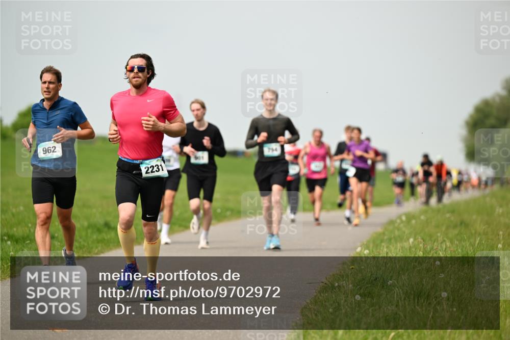 10.05.2026 - 8. Wedeler Halbmarathon Dr. Thomas Lammeyer http://msf.ph/oto/9702972 10.05.2026 11:49:32 Laufen 962, 754, 2231 meine-sportfotos.de