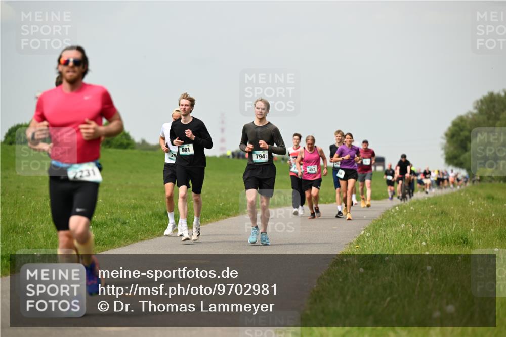 10.05.2026 - 8. Wedeler Halbmarathon Dr. Thomas Lammeyer http://msf.ph/oto/9702981 10.05.2026 11:49:34 Laufen 2231, 901, 794, 452 meine-sportfotos.de