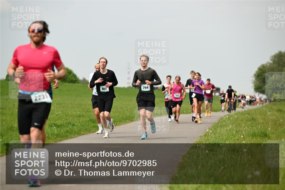 10.05.2026 - 8. Wedeler Halbmarathon Dr. Thomas Lammeyer http://msf.ph/oto/9702985 10.05.2026 11:49:34 Laufen 2231, 901, 794, 452 meine-sportfotos.de