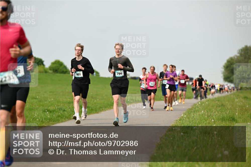10.05.2026 - 8. Wedeler Halbmarathon Dr. Thomas Lammeyer http://msf.ph/oto/9702986 10.05.2026 11:49:34 Laufen 2231, 901, 794, 202, 452 meine-sportfotos.de
