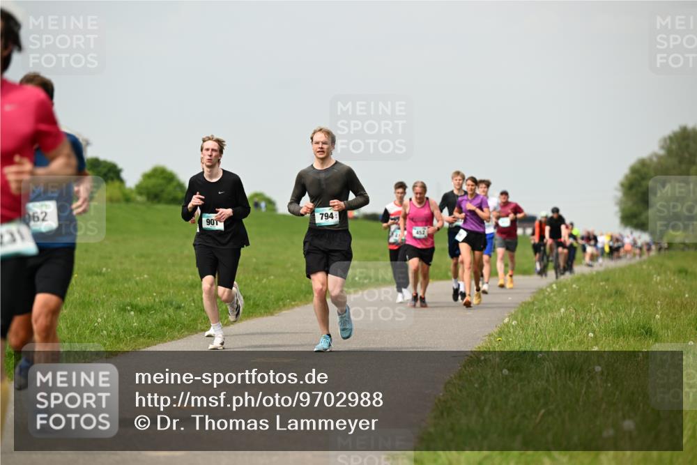 10.05.2026 - 8. Wedeler Halbmarathon Dr. Thomas Lammeyer http://msf.ph/oto/9702988 10.05.2026 11:49:35 Laufen 962, 901, 794, 452 meine-sportfotos.de