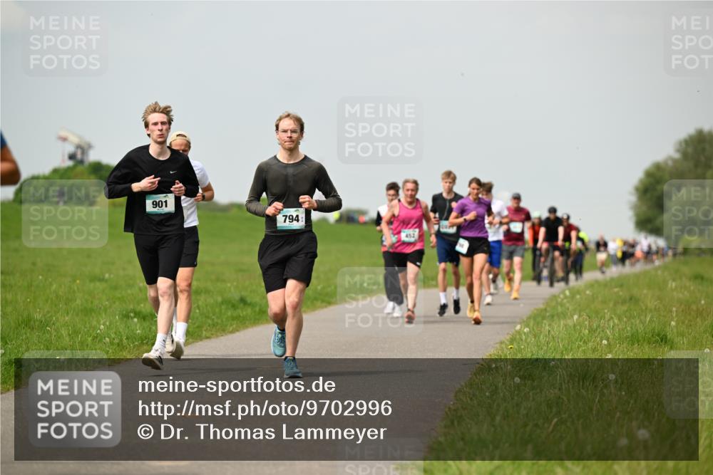 10.05.2026 - 8. Wedeler Halbmarathon Dr. Thomas Lammeyer http://msf.ph/oto/9702996 10.05.2026 11:49:36 Laufen 901, 794 meine-sportfotos.de