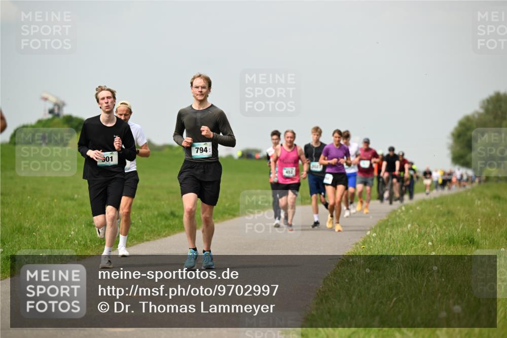 10.05.2026 - 8. Wedeler Halbmarathon Dr. Thomas Lammeyer http://msf.ph/oto/9702997 10.05.2026 11:49:36 Laufen 794, 901, 452 meine-sportfotos.de