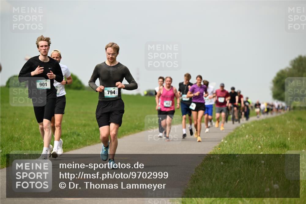 10.05.2026 - 8. Wedeler Halbmarathon Dr. Thomas Lammeyer http://msf.ph/oto/9702999 10.05.2026 11:49:36 Laufen 901, 794 meine-sportfotos.de