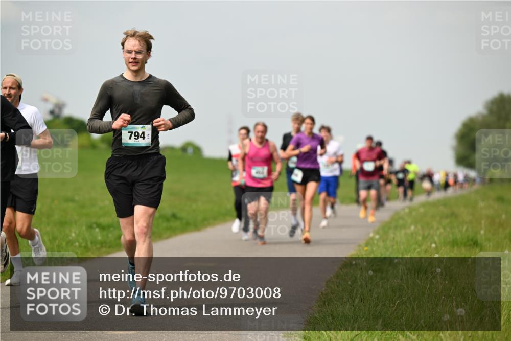 10.05.2026 - 8. Wedeler Halbmarathon Dr. Thomas Lammeyer http://msf.ph/oto/9703008 10.05.2026 11:49:38 Laufen 794 meine-sportfotos.de