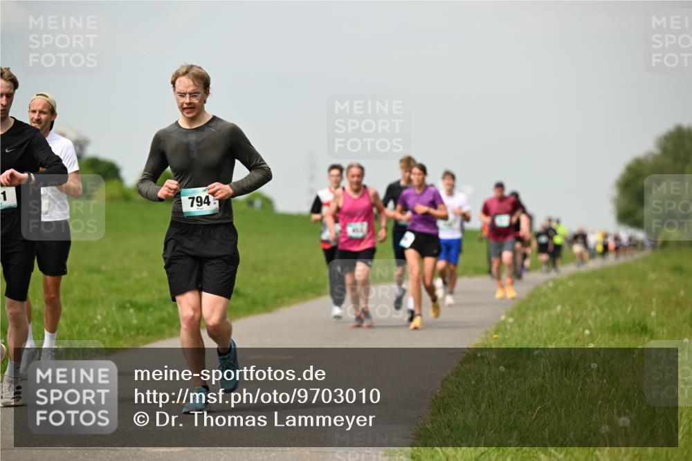 10.05.2026 - 8. Wedeler Halbmarathon Dr. Thomas Lammeyer http://msf.ph/oto/9703010 10.05.2026 11:49:38 Laufen 794 meine-sportfotos.de