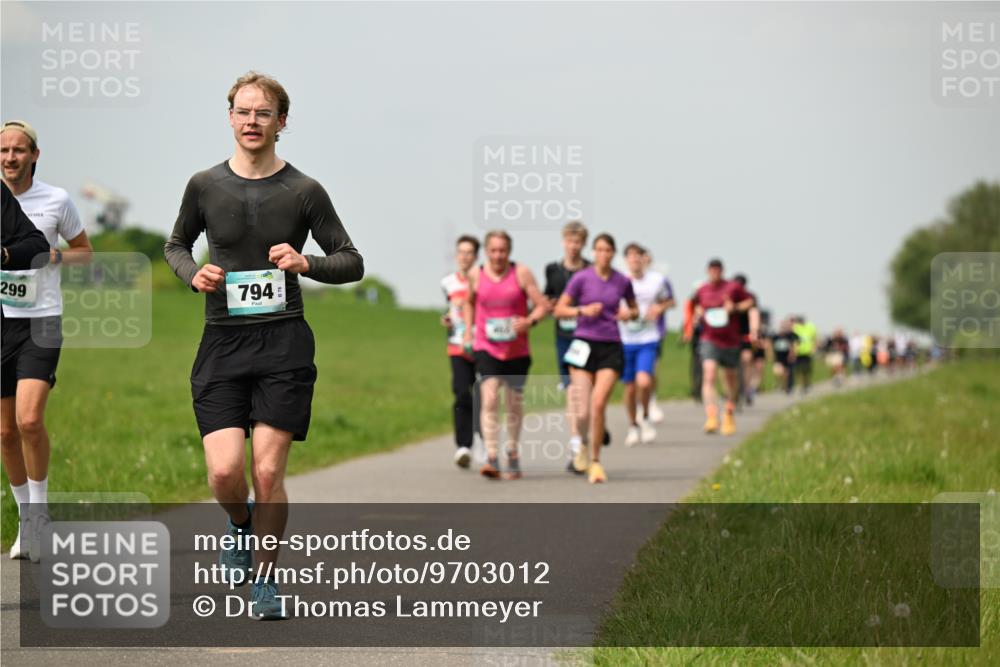 10.05.2026 - 8. Wedeler Halbmarathon Dr. Thomas Lammeyer http://msf.ph/oto/9703012 10.05.2026 11:49:38 Laufen 299, 794 meine-sportfotos.de