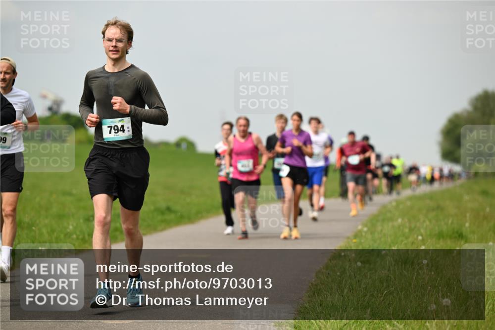 10.05.2026 - 8. Wedeler Halbmarathon Dr. Thomas Lammeyer http://msf.ph/oto/9703013 10.05.2026 11:49:38 Laufen 794 meine-sportfotos.de