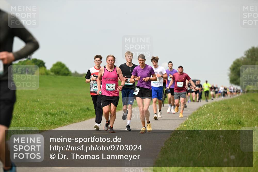 10.05.2026 - 8. Wedeler Halbmarathon Dr. Thomas Lammeyer http://msf.ph/oto/9703024 10.05.2026 11:49:40 Laufen 202, 452, 411 meine-sportfotos.de