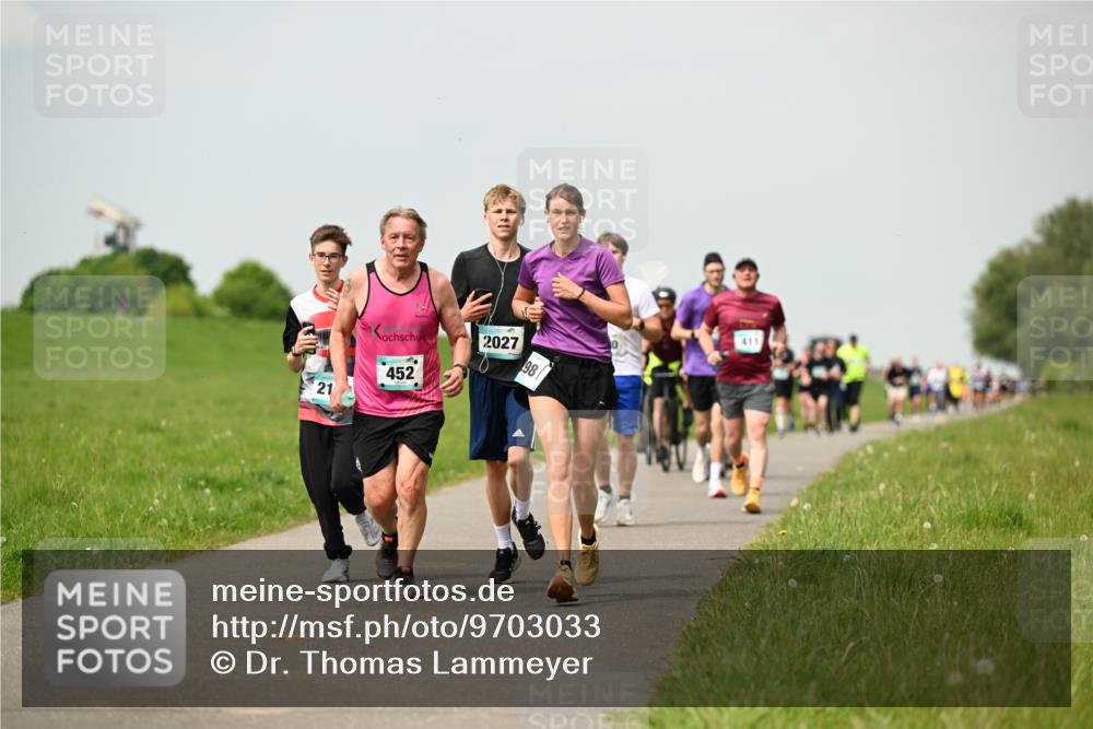 10.05.2026 - 8. Wedeler Halbmarathon Dr. Thomas Lammeyer http://msf.ph/oto/9703033 10.05.2026 11:49:41 Laufen 2027, 452, 411 meine-sportfotos.de