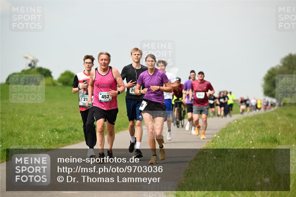 10.05.2026 - 8. Wedeler Halbmarathon Dr. Thomas Lammeyer http://msf.ph/oto/9703036 10.05.2026 11:49:41 Laufen 452, 411 meine-sportfotos.de