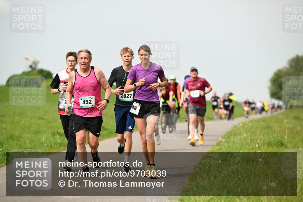 10.05.2026 - 8. Wedeler Halbmarathon Dr. Thomas Lammeyer http://msf.ph/oto/9703039 10.05.2026 11:49:42 Laufen 452, 2027 meine-sportfotos.de