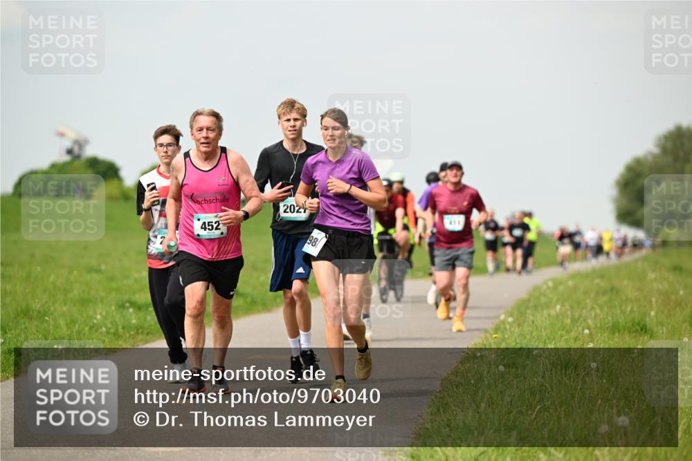 10.05.2026 - 8. Wedeler Halbmarathon Dr. Thomas Lammeyer http://msf.ph/oto/9703040 10.05.2026 11:49:42 Laufen 452, 202 meine-sportfotos.de