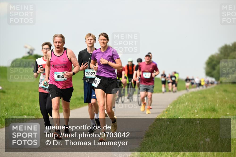 10.05.2026 - 8. Wedeler Halbmarathon Dr. Thomas Lammeyer http://msf.ph/oto/9703042 10.05.2026 11:49:43 Laufen 452, 2027 meine-sportfotos.de
