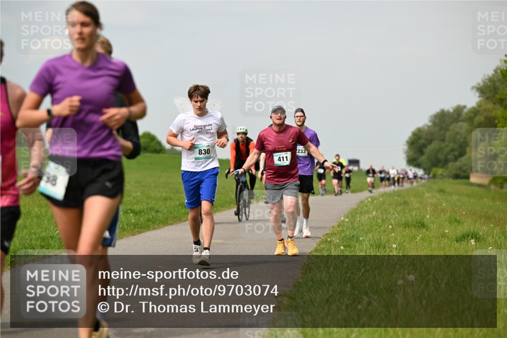 10.05.2026 - 8. Wedeler Halbmarathon Dr. Thomas Lammeyer http://msf.ph/oto/9703074 10.05.2026 11:49:45 Laufen 830, 195, 411, 2233 meine-sportfotos.de