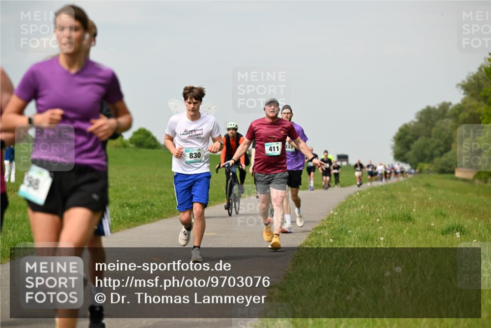 10.05.2026 - 8. Wedeler Halbmarathon Dr. Thomas Lammeyer http://msf.ph/oto/9703076 10.05.2026 11:49:45 Laufen 195, 411, 233, 830 meine-sportfotos.de