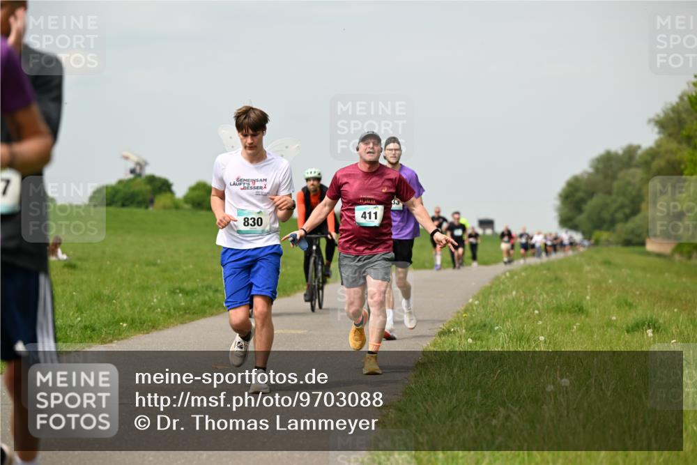 10.05.2026 - 8. Wedeler Halbmarathon Dr. Thomas Lammeyer http://msf.ph/oto/9703088 10.05.2026 11:49:46 Laufen 830, 195, 411 meine-sportfotos.de