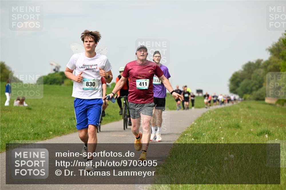 10.05.2026 - 8. Wedeler Halbmarathon Dr. Thomas Lammeyer http://msf.ph/oto/9703095 10.05.2026 11:49:47 Laufen 830, 195, 411, 2233 meine-sportfotos.de