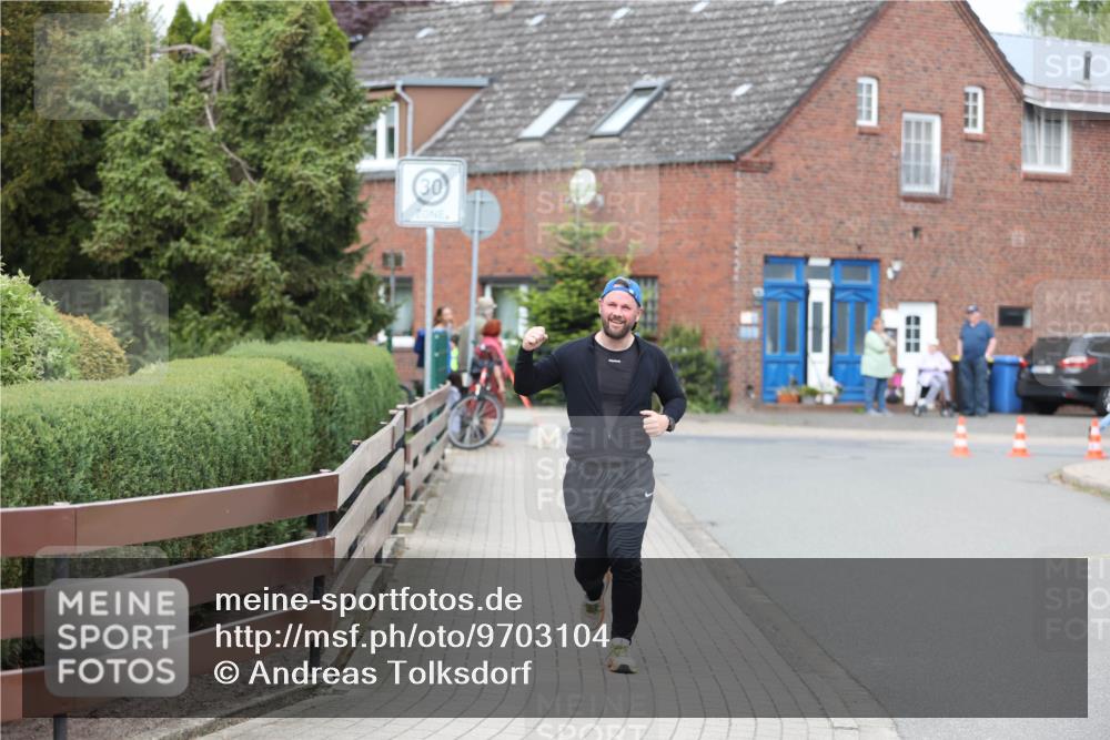 10.05.2026 - 8. Wedeler Halbmarathon Andreas Tolksdorf http://msf.ph/oto/9703104 10.05.2026 10:28:44 Laufen  meine-sportfotos.de