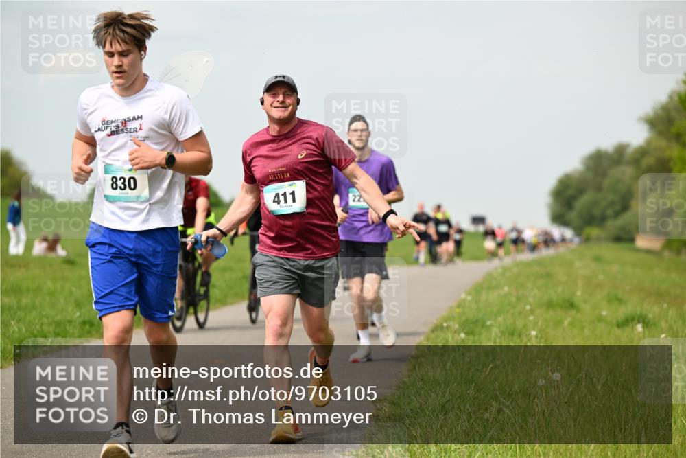 10.05.2026 - 8. Wedeler Halbmarathon Dr. Thomas Lammeyer http://msf.ph/oto/9703105 10.05.2026 11:49:48 Laufen 830, 195, 411 meine-sportfotos.de