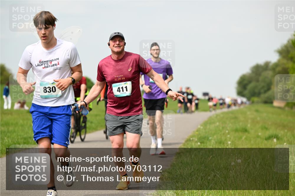 10.05.2026 - 8. Wedeler Halbmarathon Dr. Thomas Lammeyer http://msf.ph/oto/9703112 10.05.2026 11:49:48 Laufen 830, 195, 411 meine-sportfotos.de