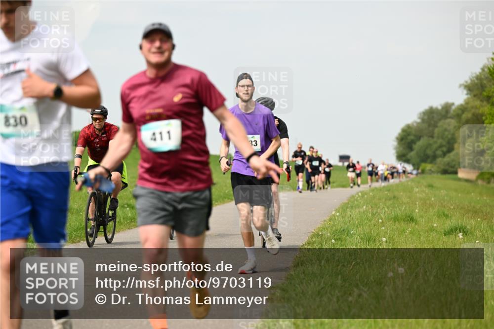 10.05.2026 - 8. Wedeler Halbmarathon Dr. Thomas Lammeyer http://msf.ph/oto/9703119 10.05.2026 11:49:48 Laufen 830, 411 meine-sportfotos.de