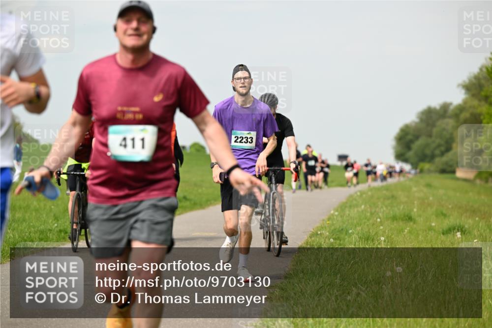 10.05.2026 - 8. Wedeler Halbmarathon Dr. Thomas Lammeyer http://msf.ph/oto/9703130 10.05.2026 11:49:49 Laufen 411, 2233 meine-sportfotos.de