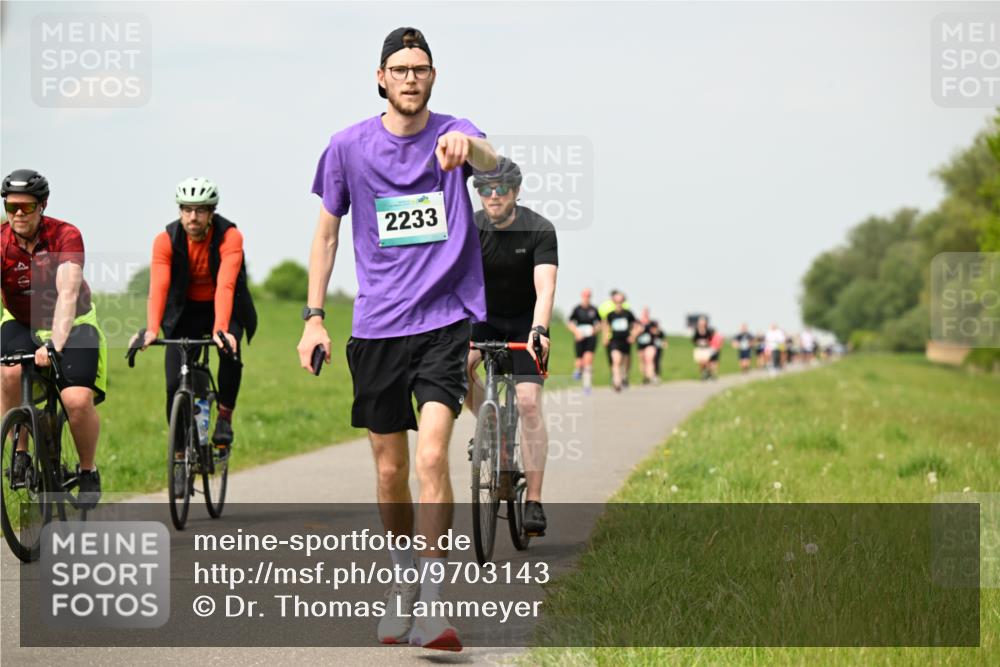10.05.2026 - 8. Wedeler Halbmarathon Dr. Thomas Lammeyer http://msf.ph/oto/9703143 10.05.2026 11:49:50 Laufen 2233 meine-sportfotos.de