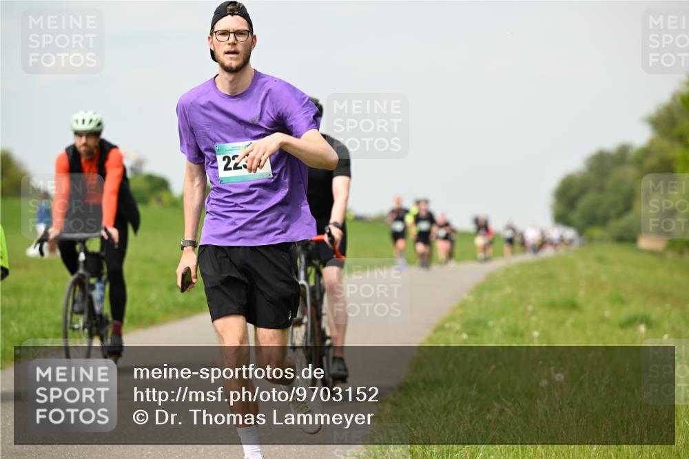 10.05.2026 - 8. Wedeler Halbmarathon Dr. Thomas Lammeyer http://msf.ph/oto/9703152 10.05.2026 11:49:51 Laufen  meine-sportfotos.de