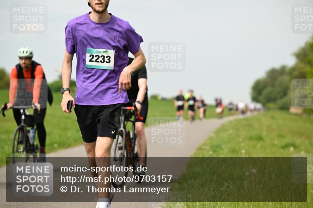 10.05.2026 - 8. Wedeler Halbmarathon Dr. Thomas Lammeyer http://msf.ph/oto/9703157 10.05.2026 11:49:51 Laufen 2233 meine-sportfotos.de