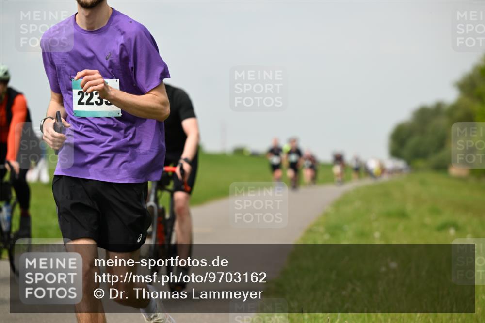 10.05.2026 - 8. Wedeler Halbmarathon Dr. Thomas Lammeyer http://msf.ph/oto/9703162 10.05.2026 11:49:51 Laufen 223 meine-sportfotos.de