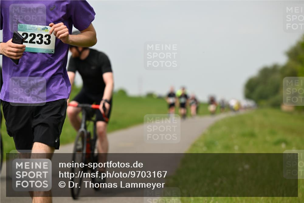 10.05.2026 - 8. Wedeler Halbmarathon Dr. Thomas Lammeyer http://msf.ph/oto/9703167 10.05.2026 11:49:52 Laufen 2233 meine-sportfotos.de