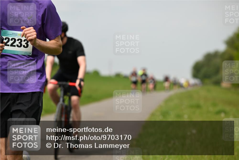 10.05.2026 - 8. Wedeler Halbmarathon Dr. Thomas Lammeyer http://msf.ph/oto/9703170 10.05.2026 11:49:52 Laufen 2233 meine-sportfotos.de